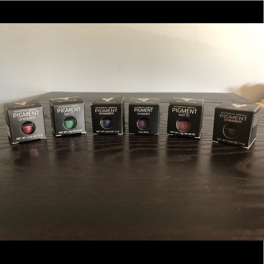 Younique Eyeshadow Pigments